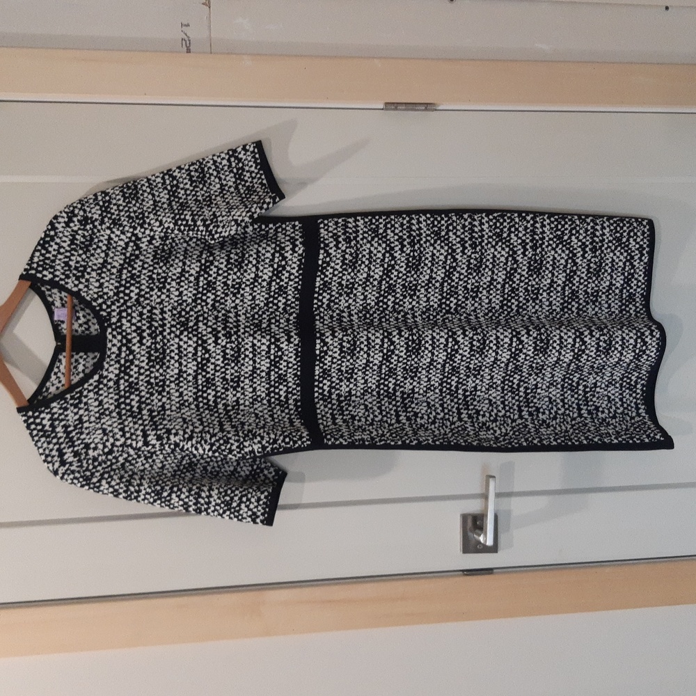 LK Bennett Large Black White Knit Elbow Sleeve Dress
